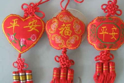 敲锣仪式与祈福辟邪