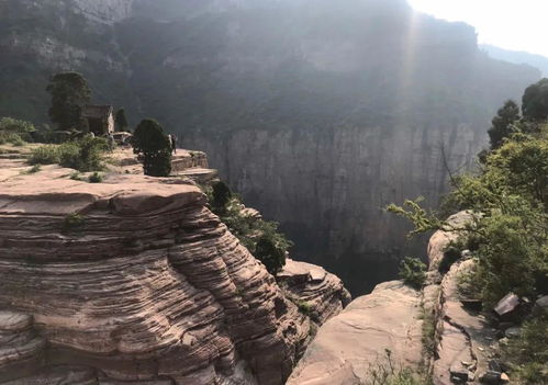 贵州悬崖峭壁上的村庄,贵州悬崖