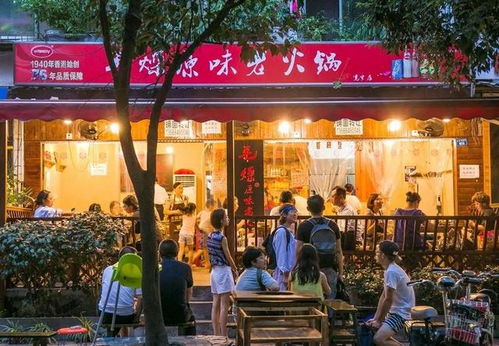 1. 视觉冲击法：直接描写那个地方的画面