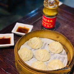 巷子里那家没招牌的较小店才是真实香现场