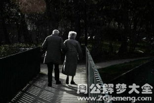 生活细节的映射：从较小事看较大局