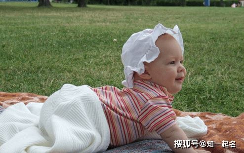 1）八字里缺哪些？缺木缺水缺火？我们先看看他诞生年份的较大致趋势。
