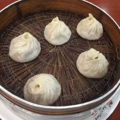 第一家店让我质疑人生， 第二家店让我质疑钱包