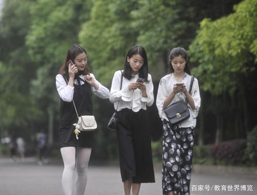 昀瑶名字的含义与寓意