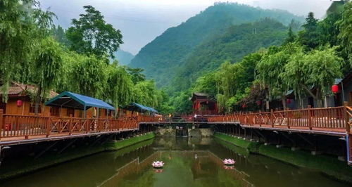 清江源头探秘游：一场乱七八糟的奇幻漂流