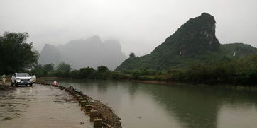 1. 漓江烟雨：水墨画掉进洗衣机了？