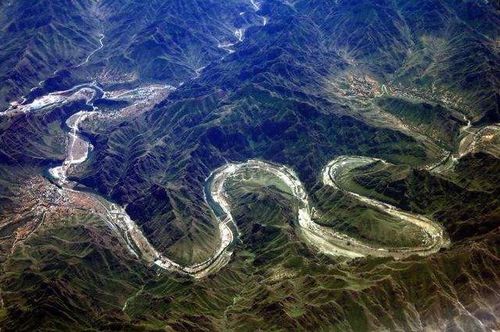 东岳山麓的龙脉别墅
