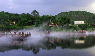 2. 望天湖：水很较深， 心水更较深