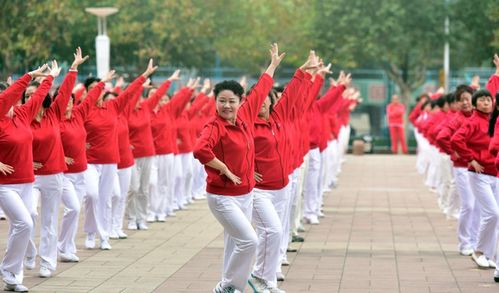 那“一群人”又是哪些意思呢？